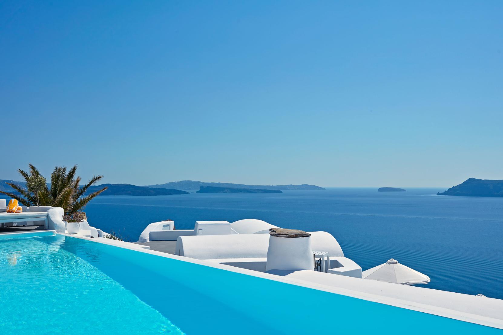 Το Katikies Santorini στα καλύτερα ξενοδοχεία του Travel Leisure για το 2024